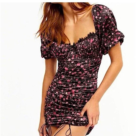 🆕For Love & Lemons Melrose Black & Pink Floral Mini
Ruched Dress. - Picture 1 of 7